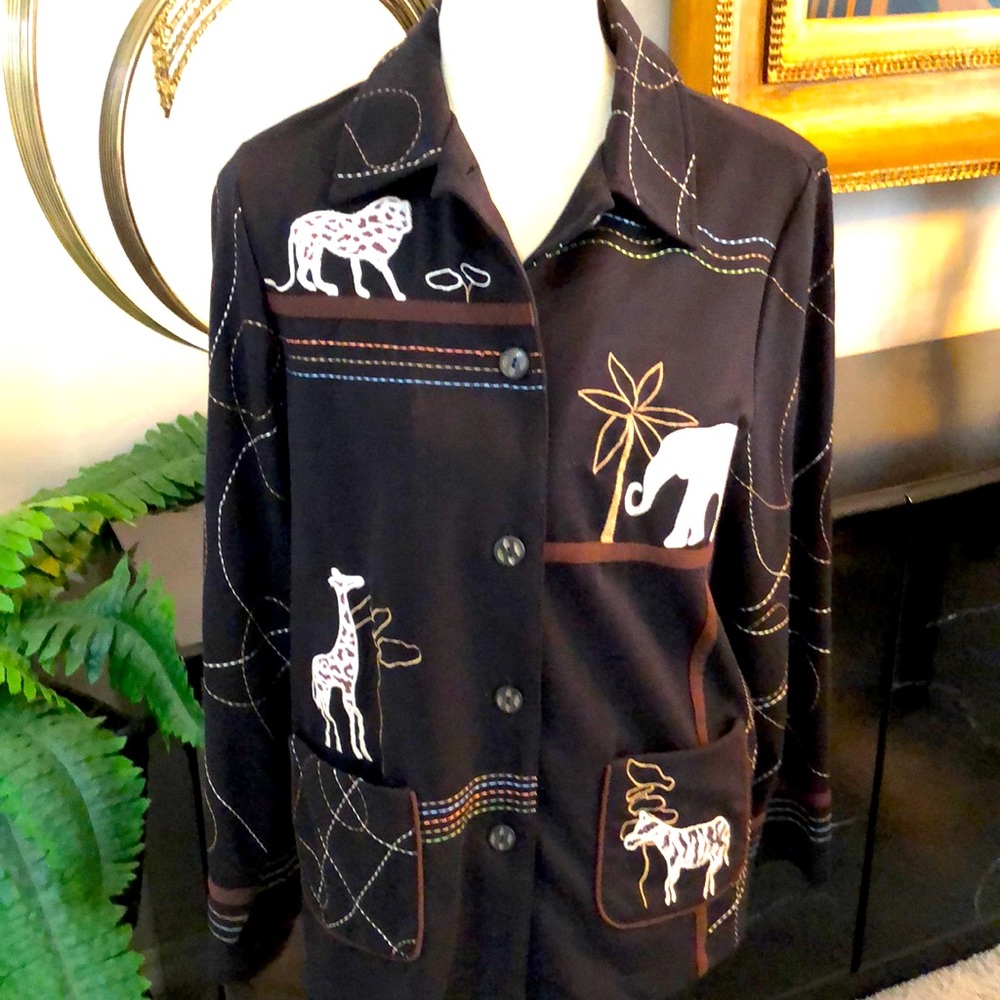 SZ S ALLISON DALEY RUNS LRG TOP   EMBROIDERED and APPLIQUÉS EXCLT CONDITION